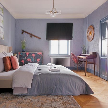 Residence Charles Bridge Прага Екстериор снимка