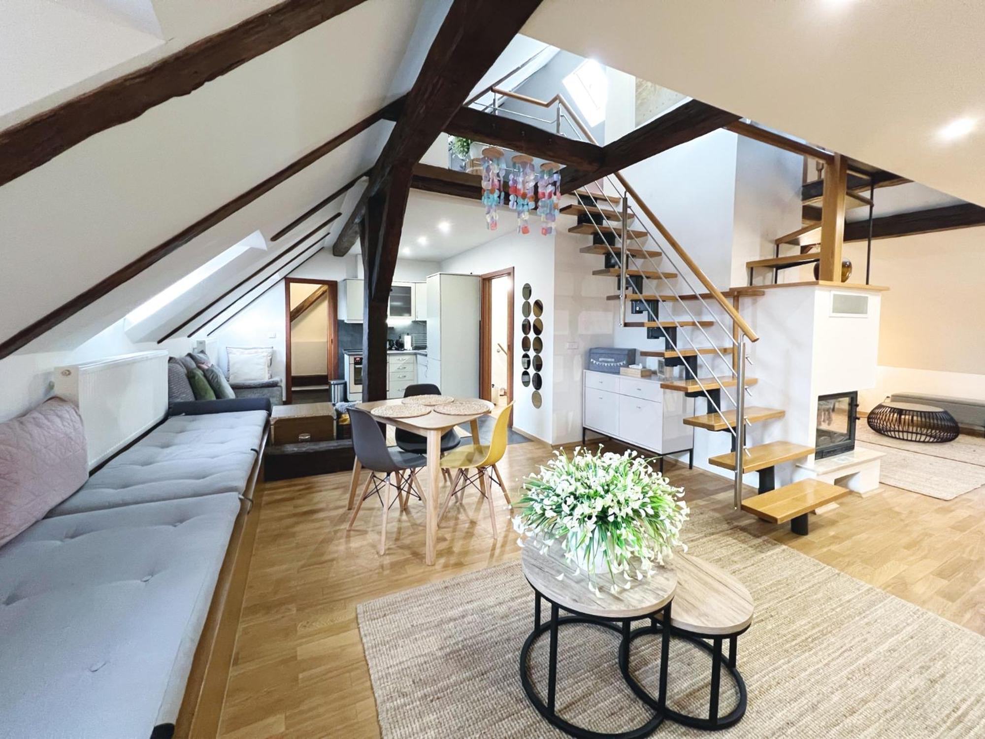 Residence Charles Bridge Прага Екстериор снимка