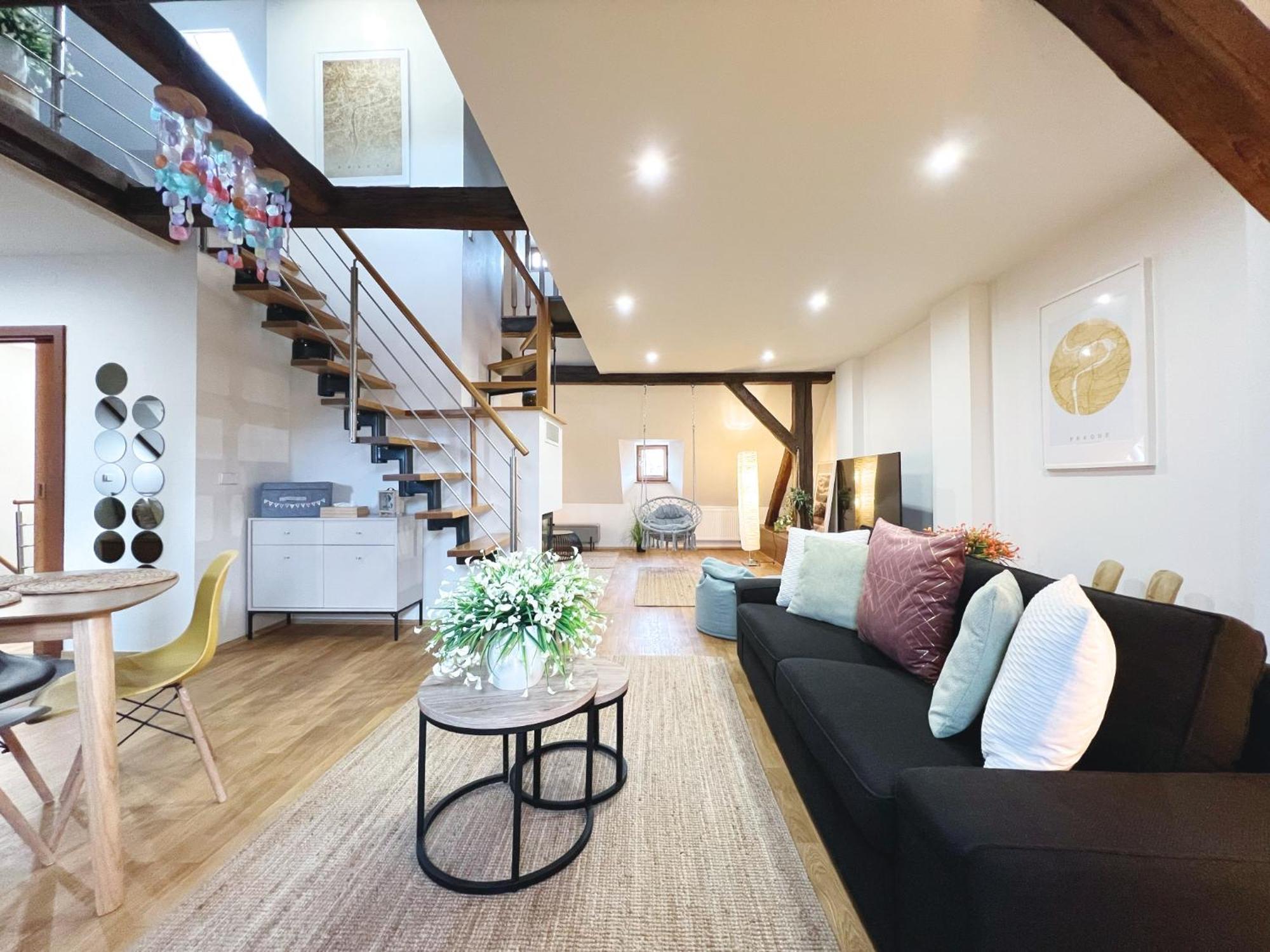 Residence Charles Bridge Прага Екстериор снимка