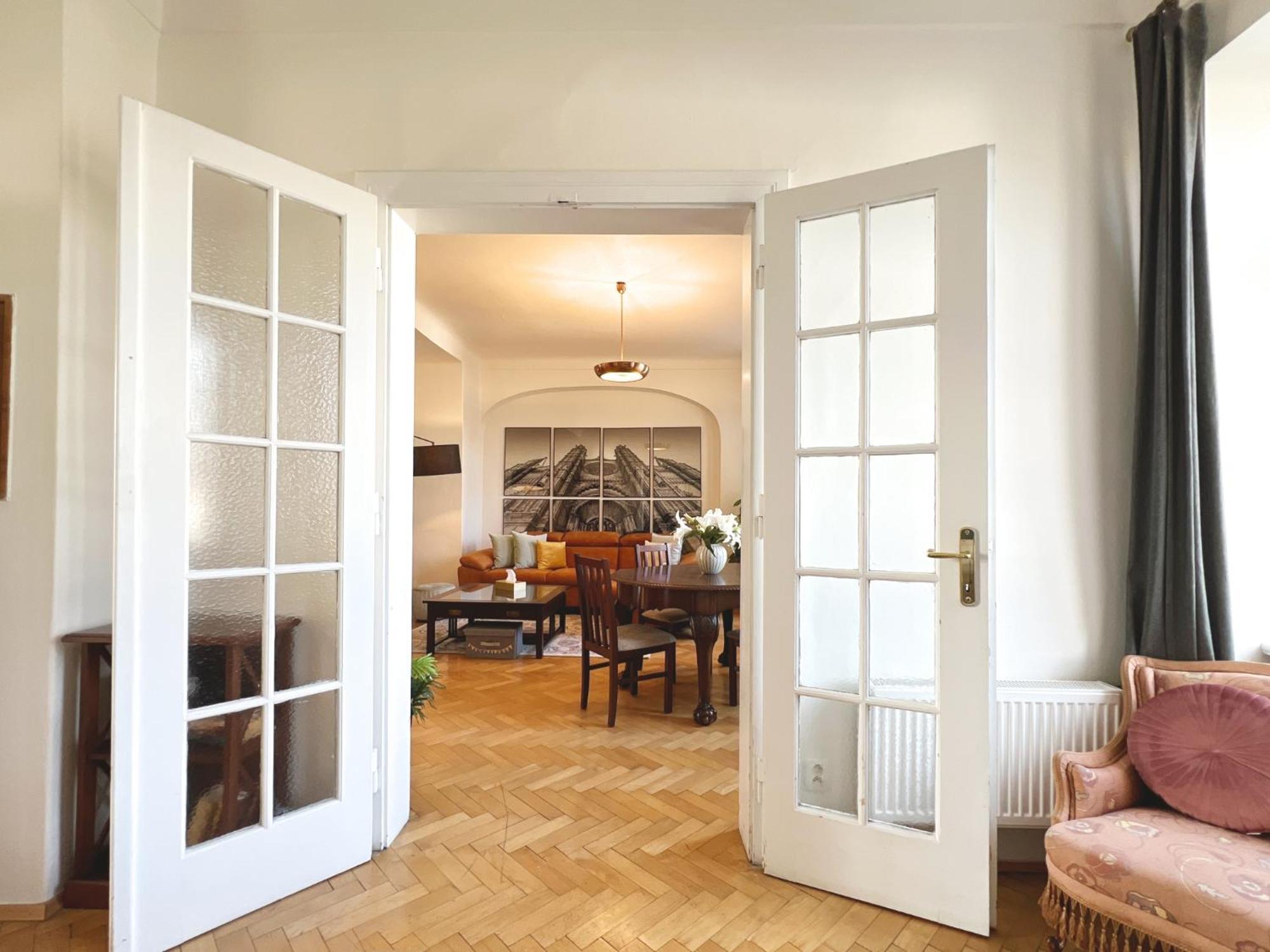 Residence Charles Bridge Прага Екстериор снимка