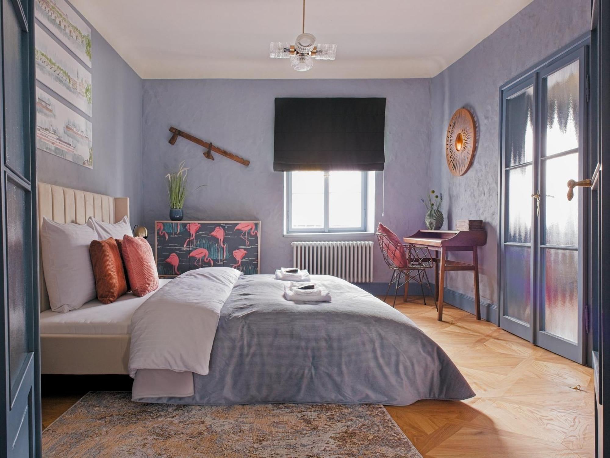 Residence Charles Bridge Прага Екстериор снимка